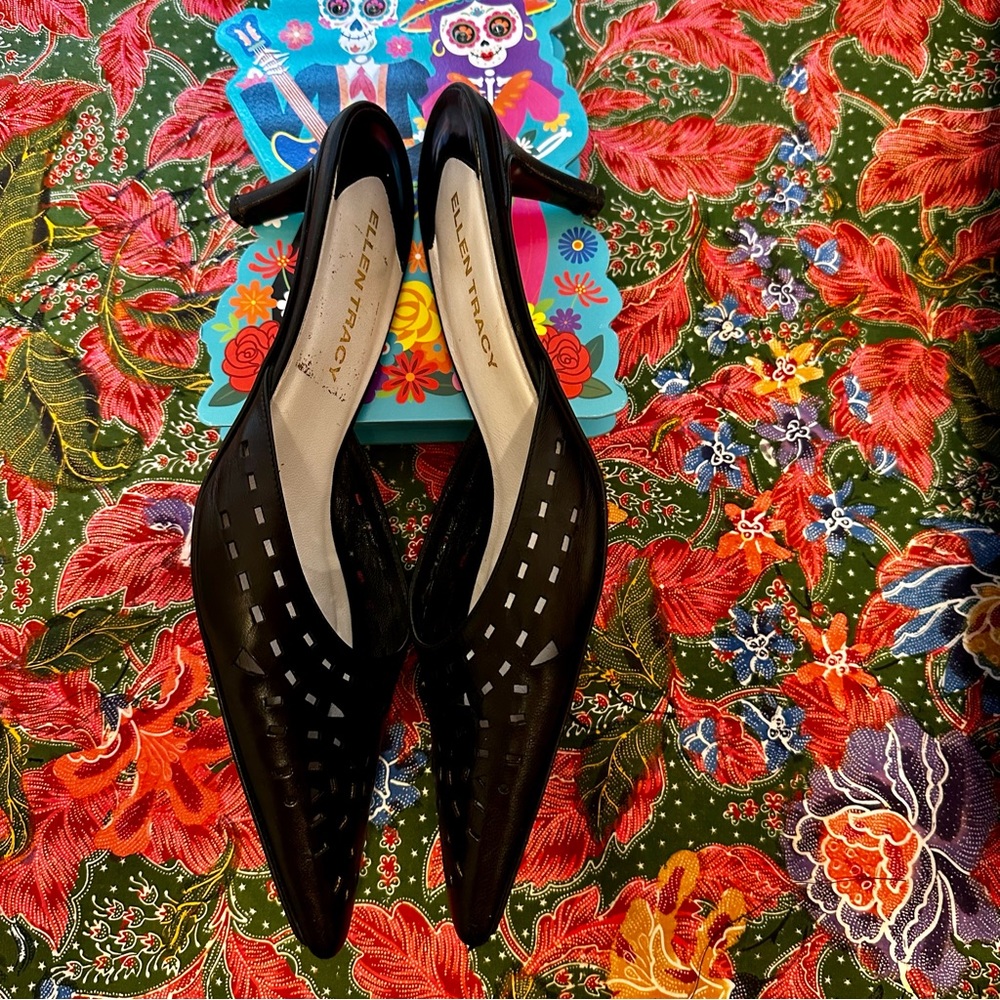 Shoes - Picture 6 of 7